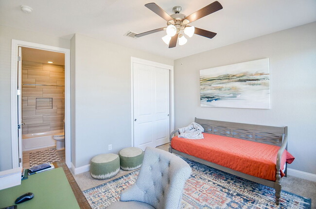 Building Photo - 1223 W 19th St