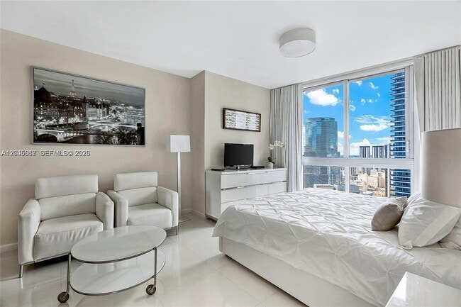 Building Photo - 485 Brickell Ave