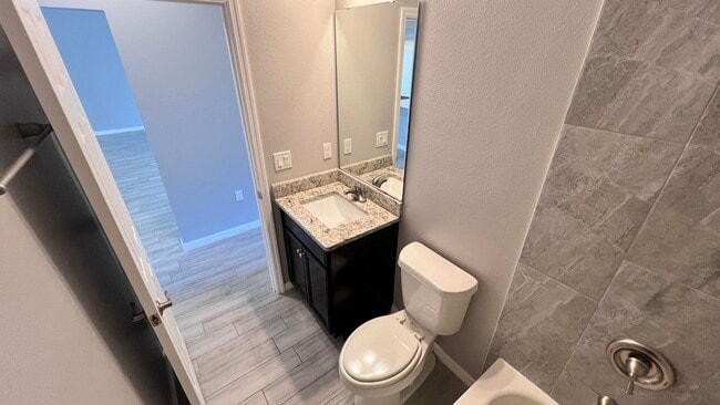 Building Photo - Beautiful 3 Bedroom, 2 Bathroom Home in Pa...