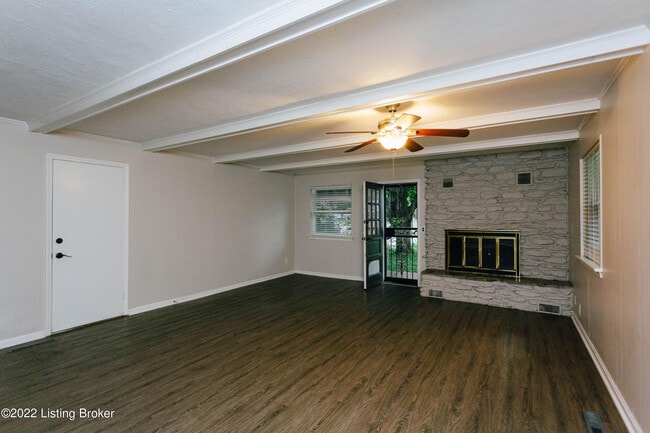 Building Photo - 2421 Woodmont Dr