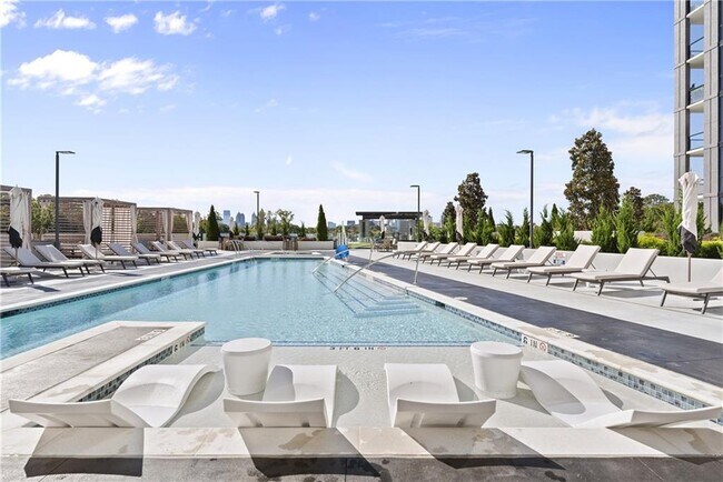 Building Photo - 2425 Peachtree Rd NE