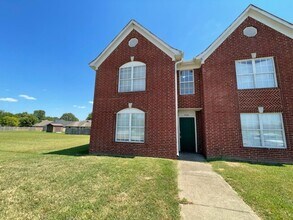 Building Photo - Bailey Station Townhomes