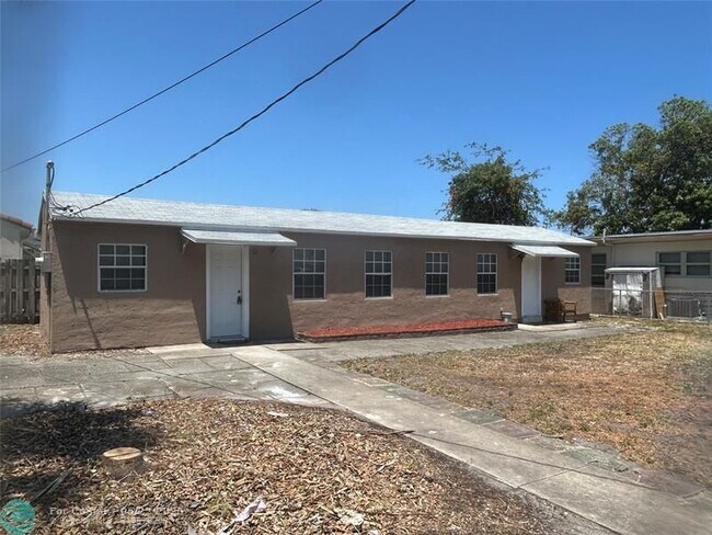 Building Photo - 1117 N 19th Ave