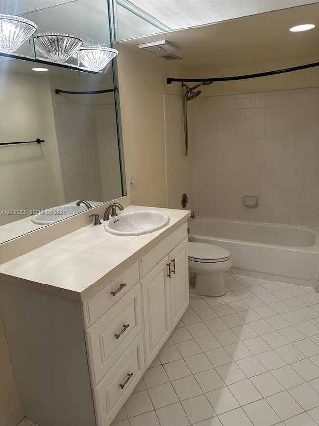 Building Photo - 7671 Courtyard Run W