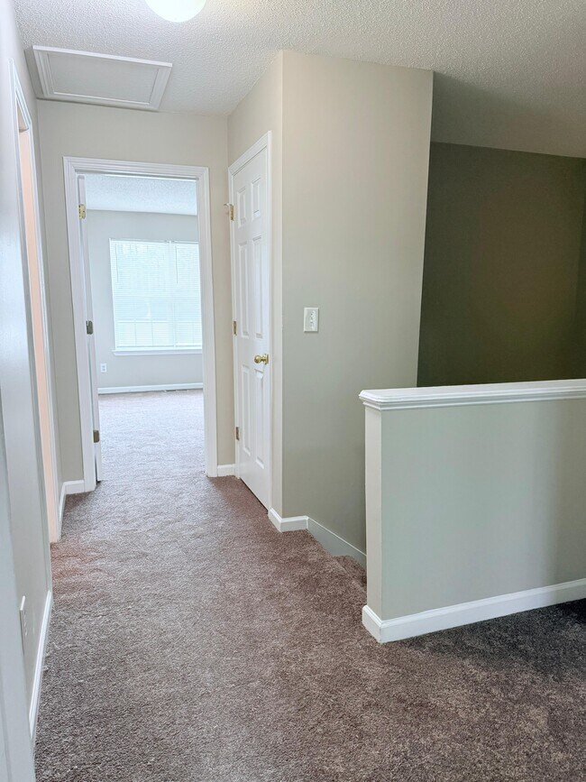 Building Photo - 7265 Crestside Dr