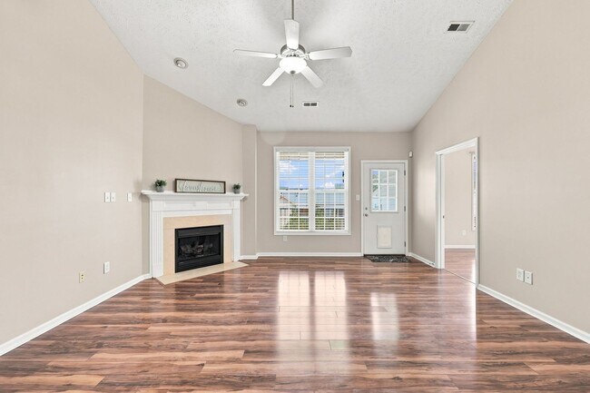 Building Photo - 1320 Kershaw Loop