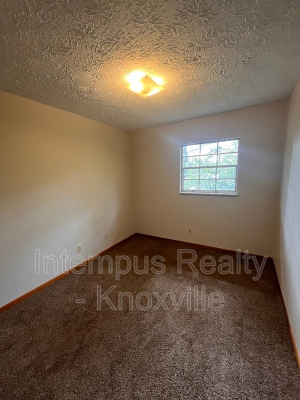 Building Photo - 8738 Gleason Dr