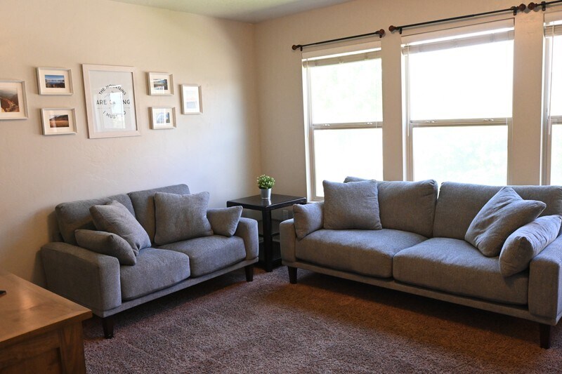 Building Photo - 573 Goldenrod Way N