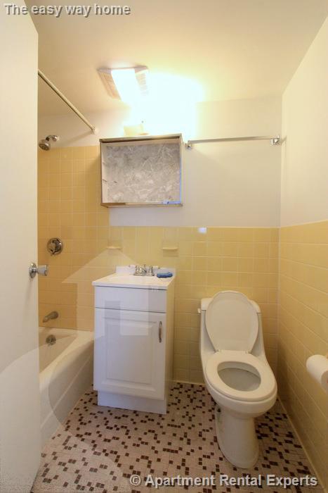 Building Photo - 524 Putnam Ave