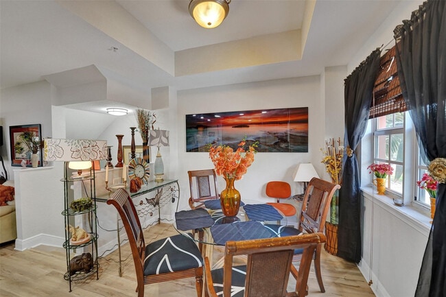 Building Photo - 617 SW 2nd Dr