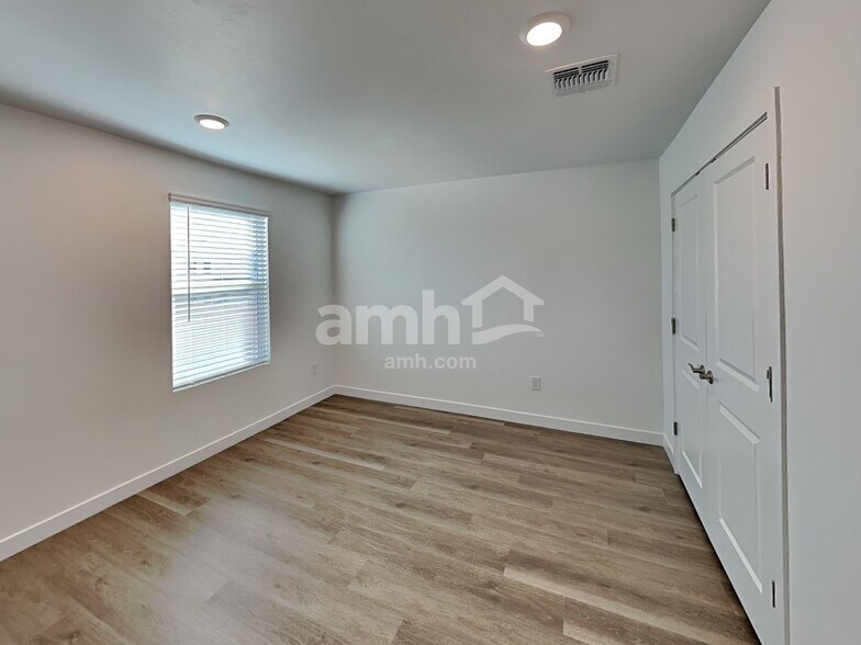 Building Photo - 6486 E Paseo Alga