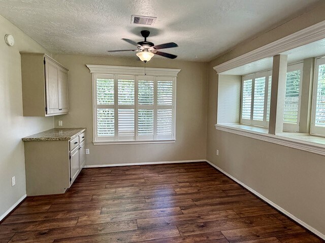 Building Photo - 3602 Chapel Square Dr
