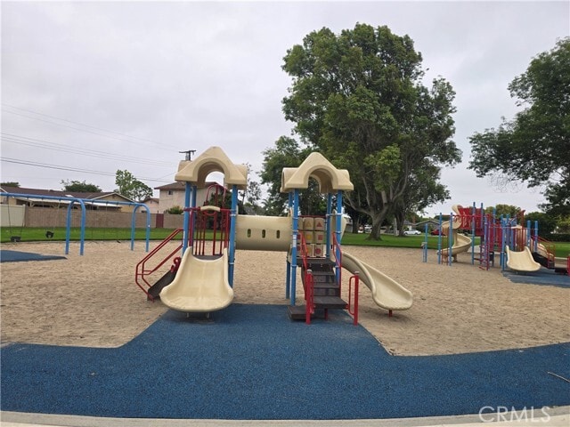 Building Photo - 6792 Sylvia Dr