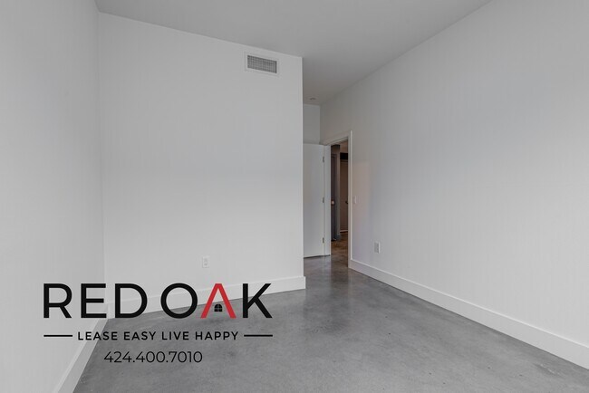 Building Photo - 5727 La Mirada Ave