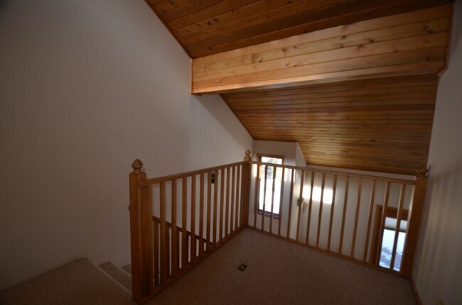 Building Photo - 416 Fuller Placer Rd