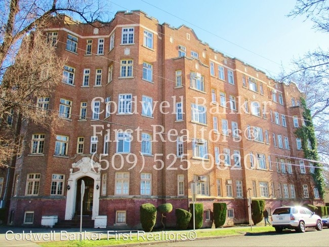 Primary Photo - 13 S Clinton St