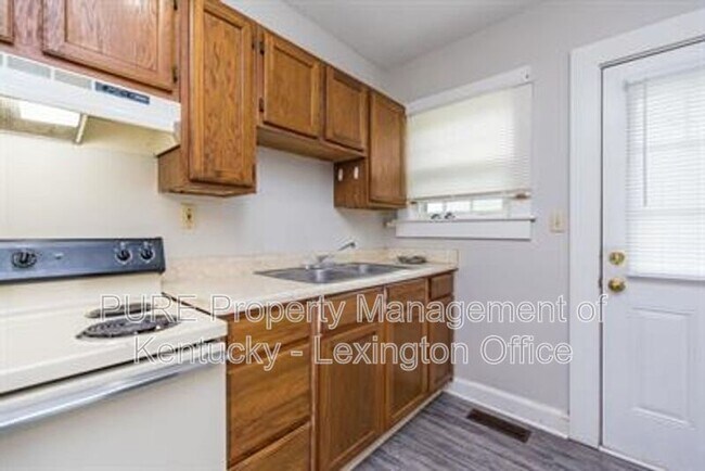 Building Photo - 3 Dogwood Ln