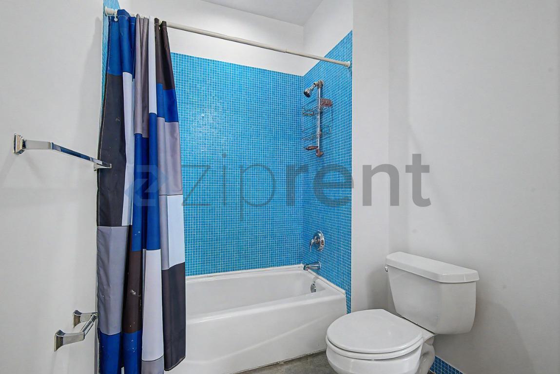 Building Photo - Unit 203