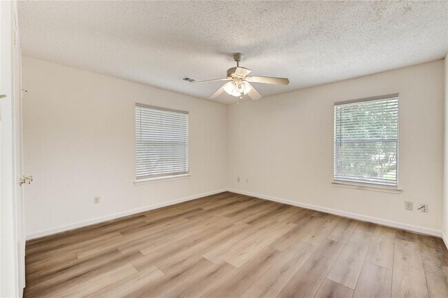 Building Photo - 2338 Bent River Dr