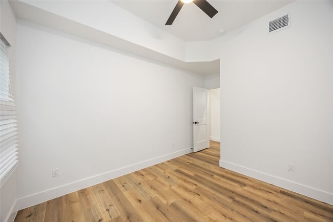 Building Photo - 8013 Cora St