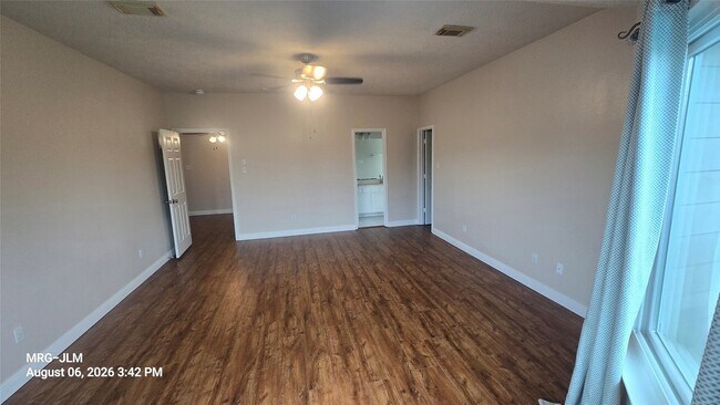 Building Photo - 7239 Foxbrook Dr