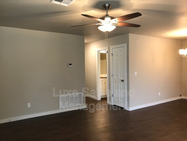 Building Photo - 1421 MacAlpine St