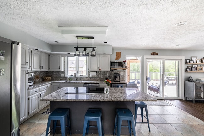 Building Photo - 12578 Royce Ct