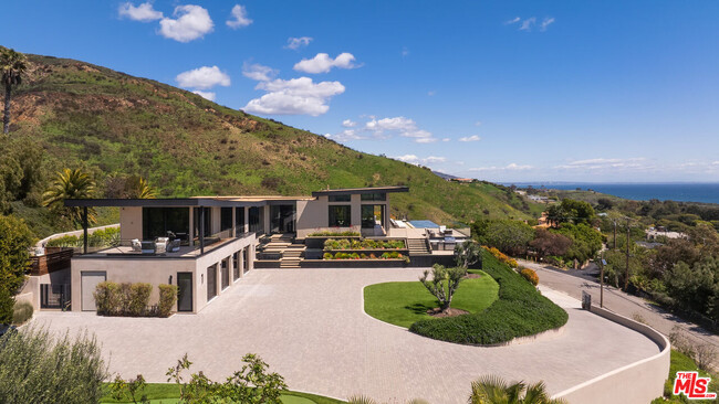 Building Photo - 3881 Puerco Canyon Rd