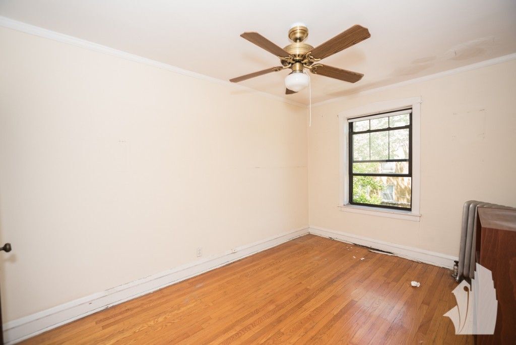 Building Photo - 2015 W Ainslie St