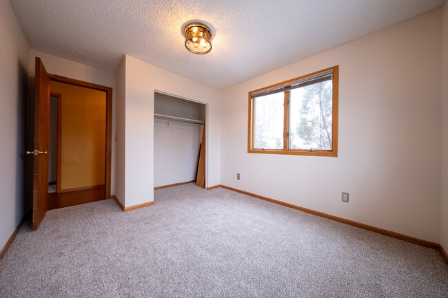 Building Photo - 1528 Desoto St