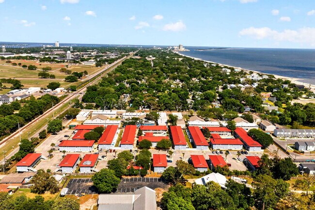 Building Photo - 1282 Beach Blvd