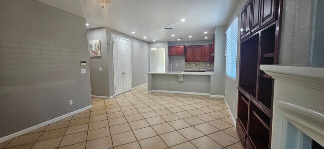 Building Photo - 5796 Bridgecross Dr
