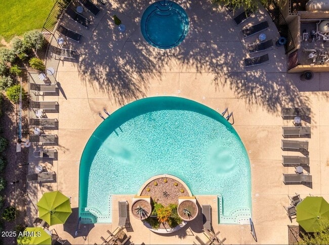 Building Photo - 15240 N 142nd Ave