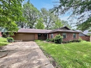 Building Photo - 731 Cumberland Cove