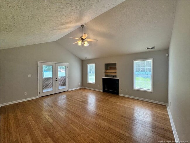 Building Photo - 130 Hosta Dr