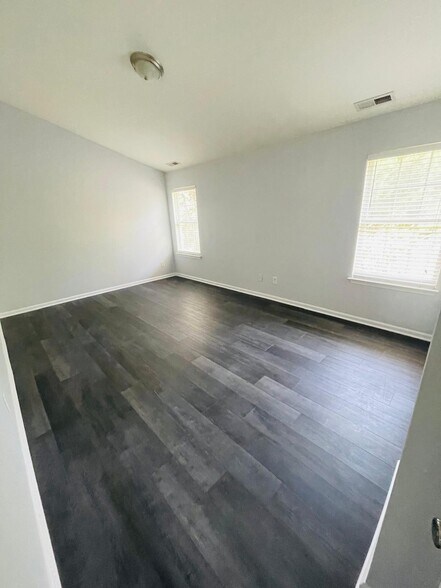 Building Photo - 3819 Fircrest Dr