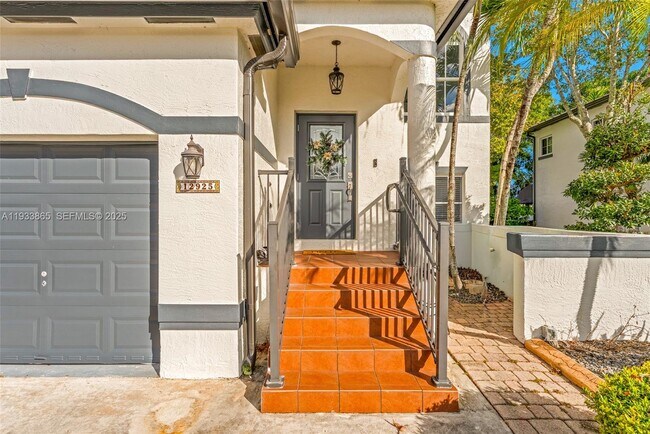 Building Photo - 12925 SW 49th Ct