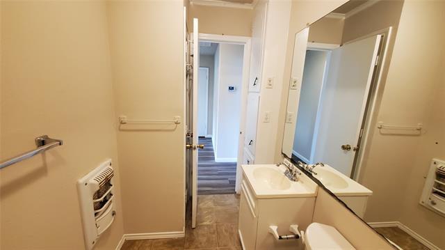 Building Photo - 1237 S Waco St