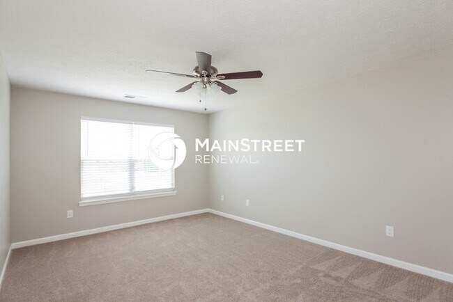 Building Photo - 4 Bedroom Pet-Friendly Home in Charlotte, NC with Main Street Renewal