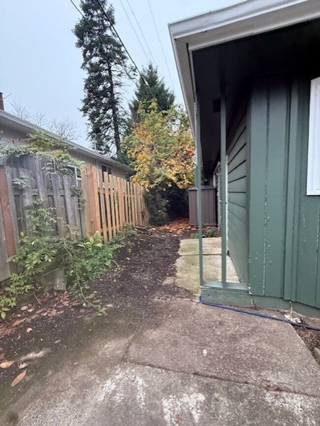 Building Photo - 0107-01