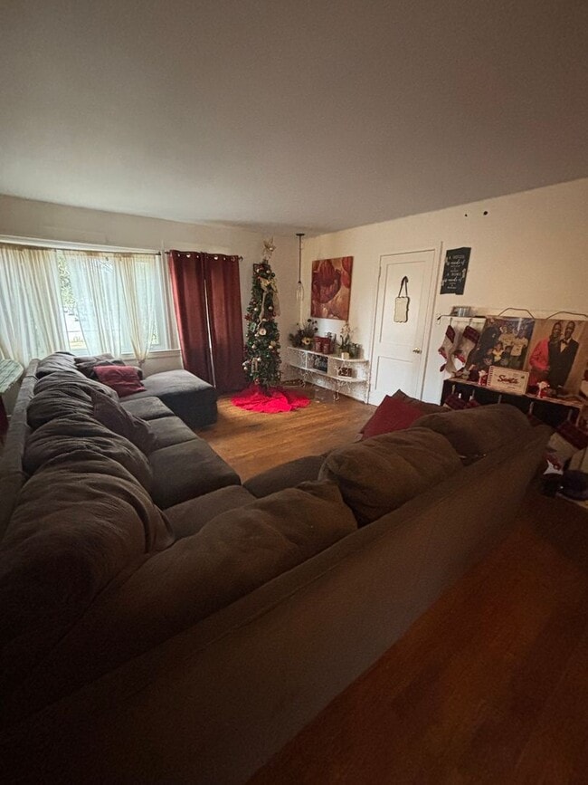 Building Photo - 2200 Loop Rd