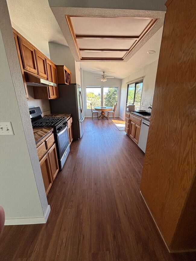 Building Photo - 744 N Trigo Ln