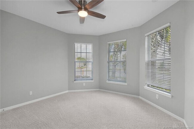 Building Photo - 10550 SW Captiva Dr