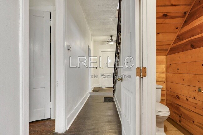 Building Photo - 1371 Olive St