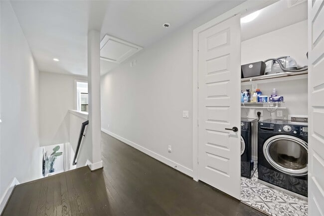 Building Photo - 4235 Allen St