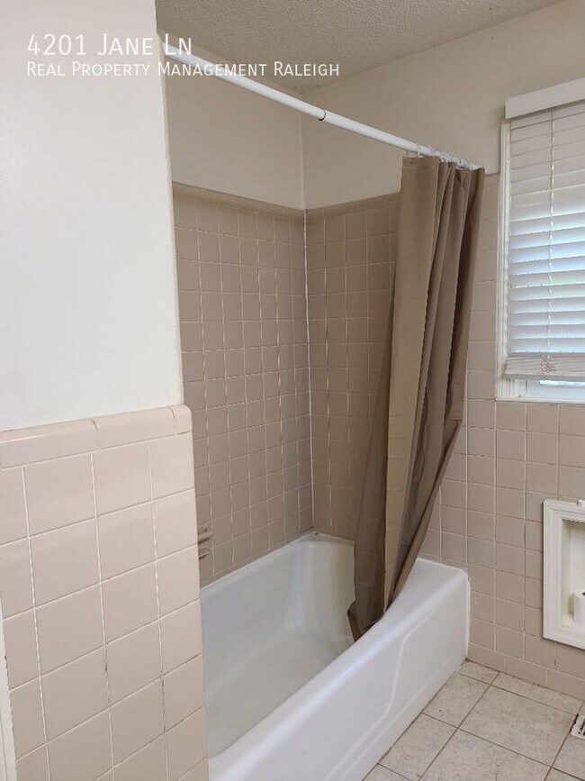 Building Photo - 4201 Jane Ln