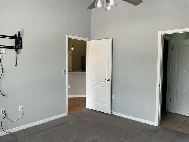 Building Photo - 7001 Interbay Blvd