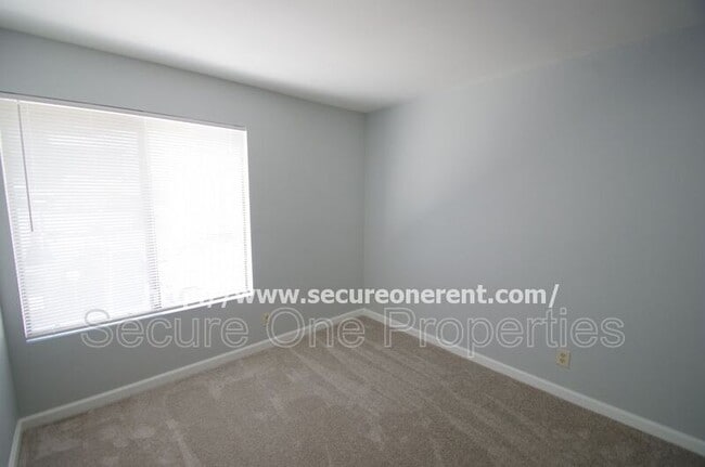 Building Photo - 6255 Canoga Ave