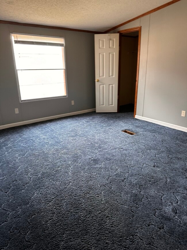 Building Photo - 101 West King Rd