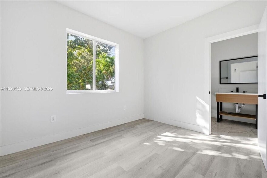 Building Photo - 1126 NW 28th St